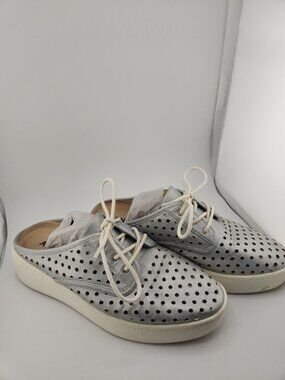 Anne Klein Tricia Platform Slip-On Sneaker White Women's Size 9